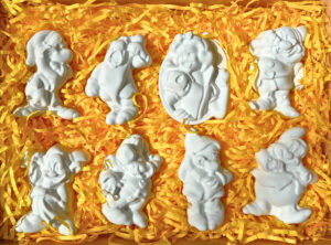 Creativity craft kit Snow white and seven dwarfs, plaster painting figures